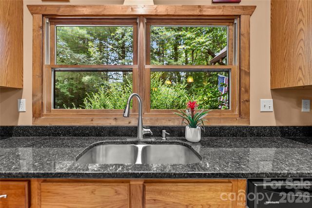 129 Nodatsi Court, Brevard, NC 28712