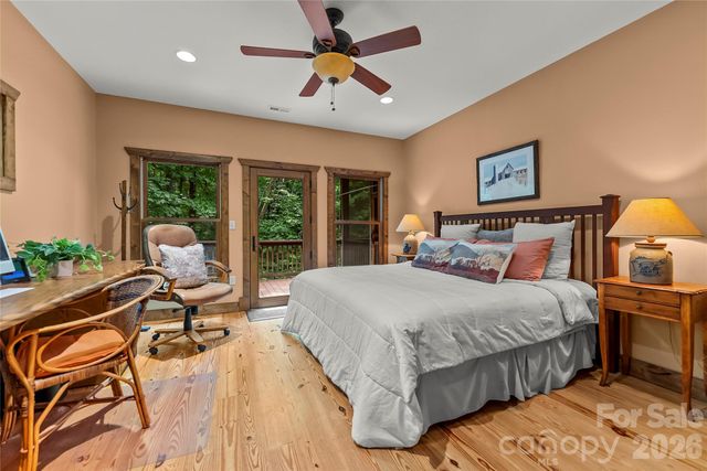 129 Nodatsi Court, Brevard, NC 28712
