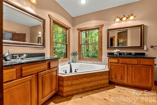129 Nodatsi Court, Brevard, NC 28712