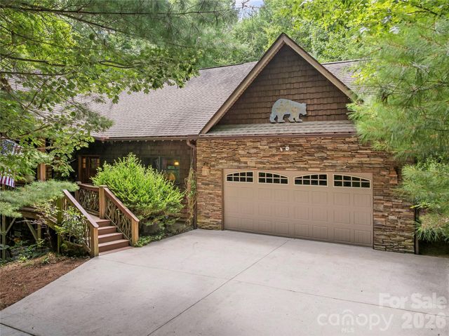 129 Nodatsi Court, Brevard, NC 28712