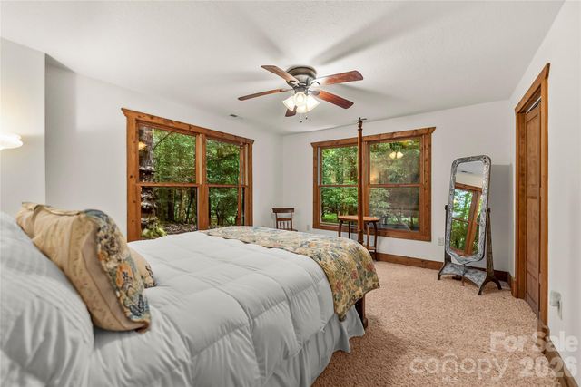 129 Nodatsi Court, Brevard, NC 28712