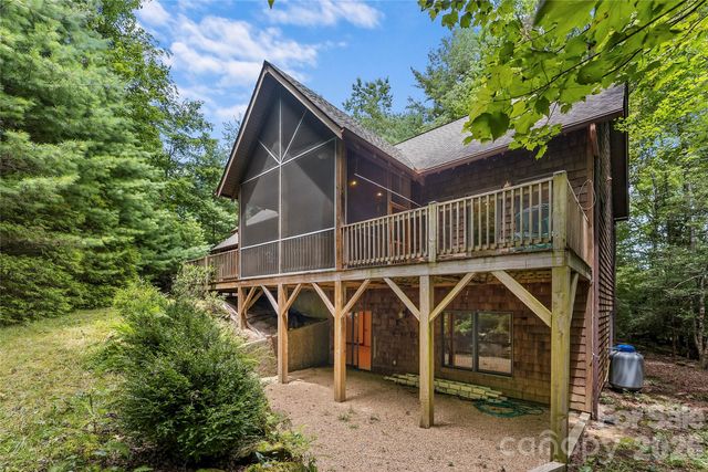 129 Nodatsi Court, Brevard, NC 28712