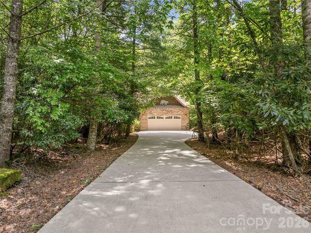 129 Nodatsi Court, Brevard, NC 28712