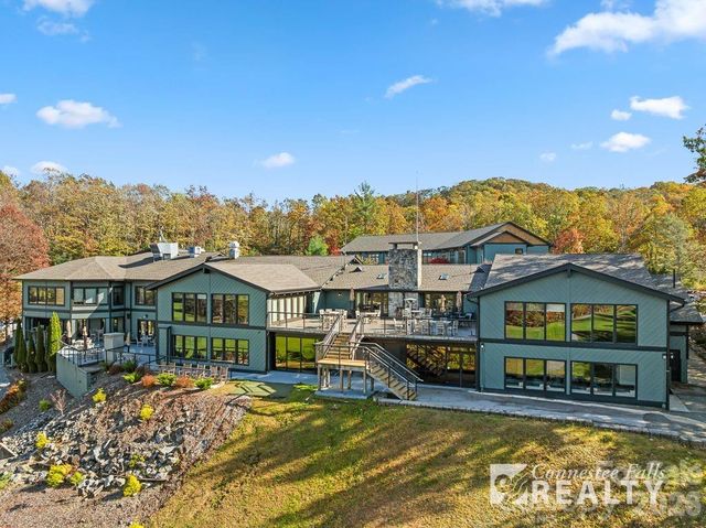 129 Nodatsi Court, Brevard, NC 28712