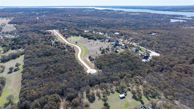 2 Shady Oak Lane, Valley View, TX 76272