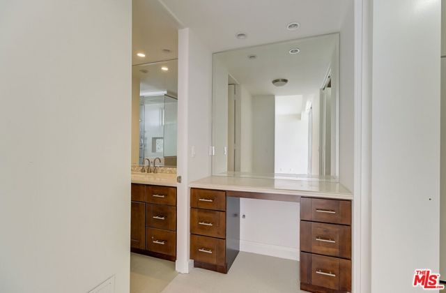 1100 Alta Loma Road 804, West Hollywood, CA 90069