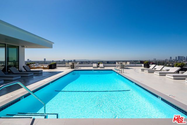 1100 Alta Loma Road 804, West Hollywood, CA 90069