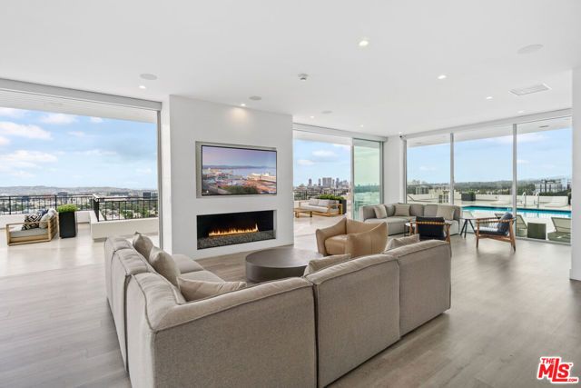 1100 Alta Loma Road 804, West Hollywood, CA 90069