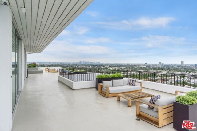 1100 Alta Loma Road 804, West Hollywood, CA 90069