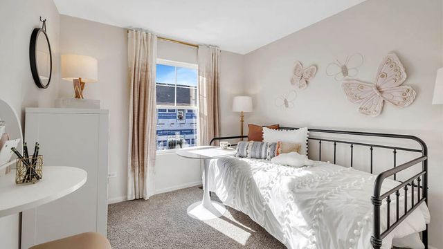 2220 Lakeshore Drive, Schaumburg, IL 60196