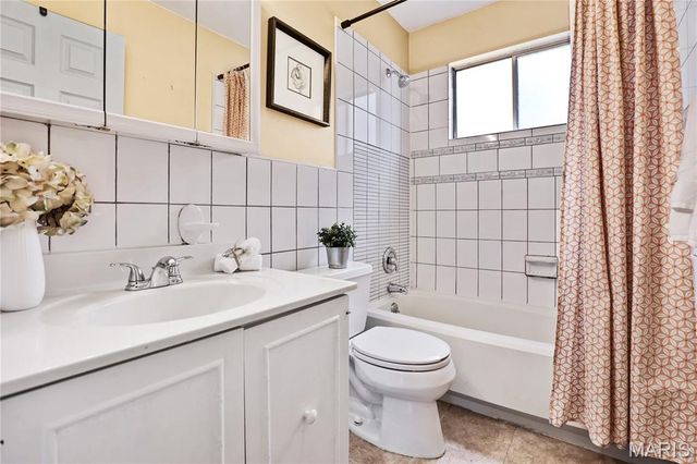 11655 Holly Springs Drive, St Louis, MO 63146