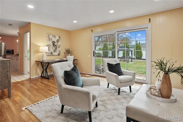 11655 Holly Springs Drive, St Louis, MO 63146