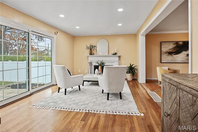 11655 Holly Springs Drive, St Louis, MO 63146