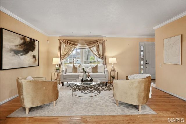 11655 Holly Springs Drive, St Louis, MO 63146