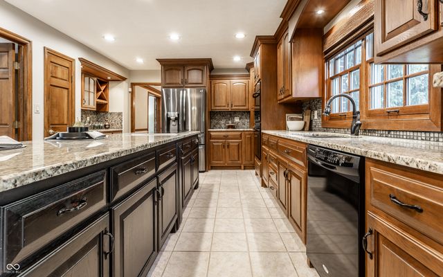 10987 Echo Spring Circle, Indianapolis, IN 46236