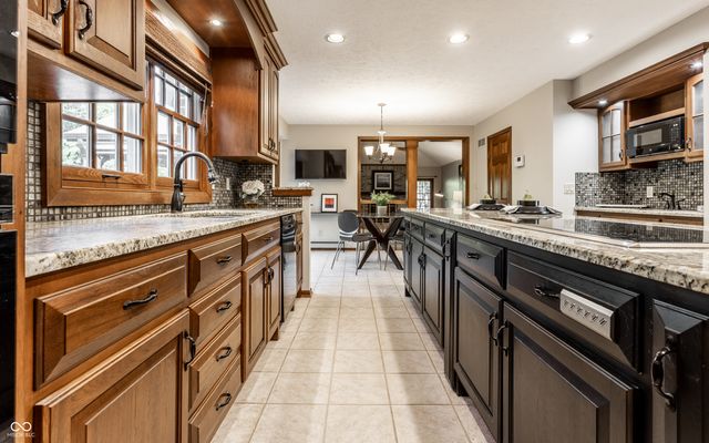 10987 Echo Spring Circle, Indianapolis, IN 46236