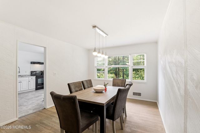 59 Sunnyside Road, Howell, NJ 07731