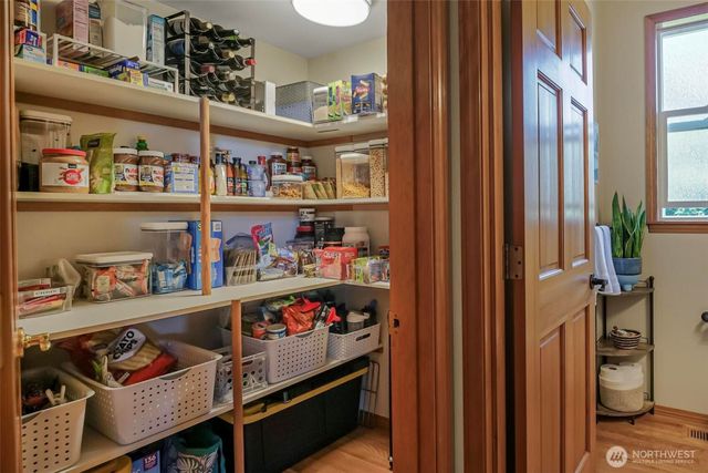 108 Glacier Peak Drive, Camano Island, WA 98282