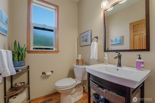 108 Glacier Peak Drive, Camano Island, WA 98282