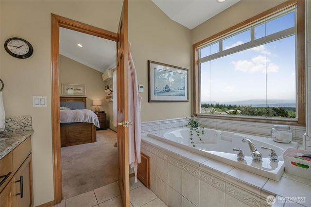 108 Glacier Peak Drive, Camano Island, WA 98282