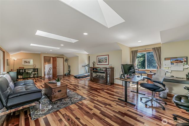 108 Glacier Peak Drive, Camano Island, WA 98282