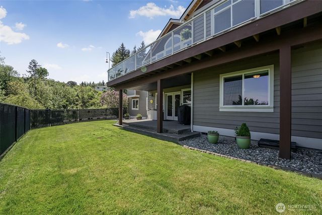 108 Glacier Peak Drive, Camano Island, WA 98282