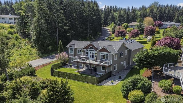 108 Glacier Peak Drive, Camano Island, WA 98282