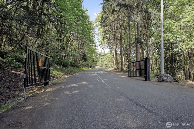 108 Glacier Peak Drive, Camano Island, WA 98282