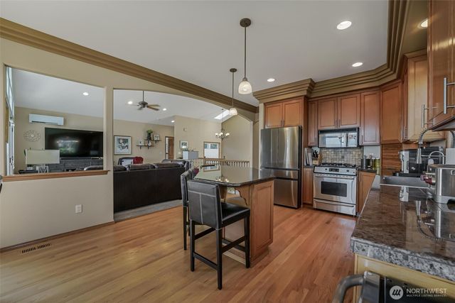 108 Glacier Peak Drive, Camano Island, WA 98282