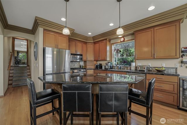 108 Glacier Peak Drive, Camano Island, WA 98282