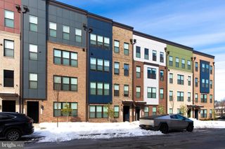 4614 OLIVINE DR #85, Chantilly, VA 20151