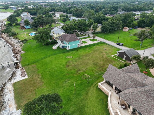 1714 Roscoe Street, La Porte, TX 77571