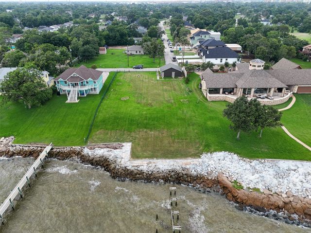 1714 Roscoe Street, La Porte, TX 77571