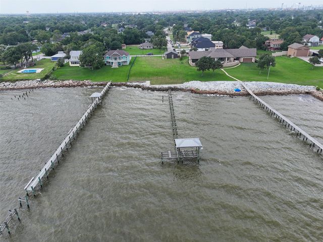 1714 Roscoe Street, La Porte, TX 77571