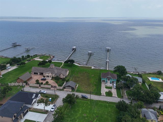 1714 Roscoe Street, La Porte, TX 77571