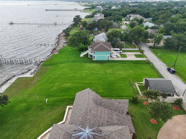1714 Roscoe Street, La Porte, TX 77571