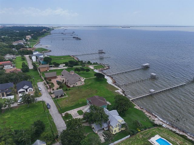 1714 Roscoe Street, La Porte, TX 77571