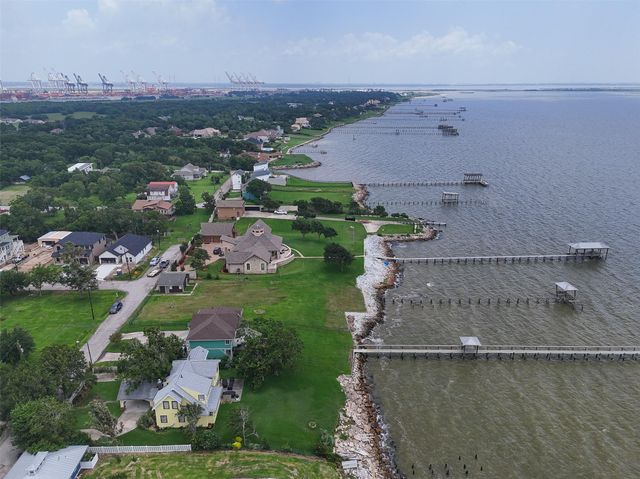 1714 Roscoe Street, La Porte, TX 77571