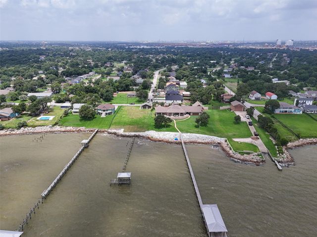 1714 Roscoe Street, La Porte, TX 77571