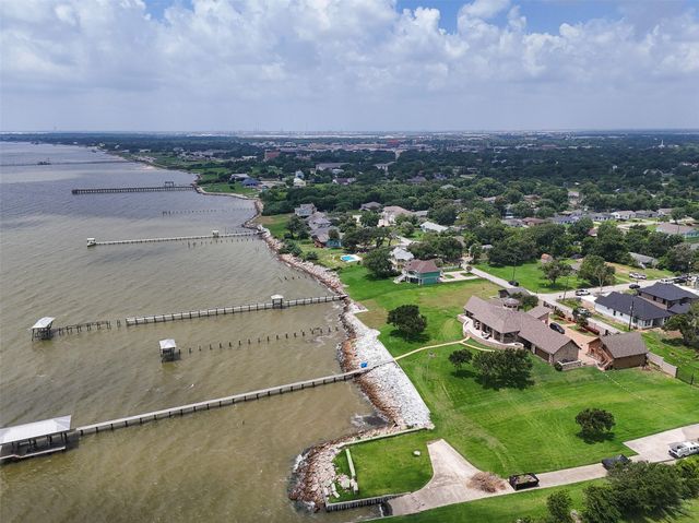 1714 Roscoe Street, La Porte, TX 77571