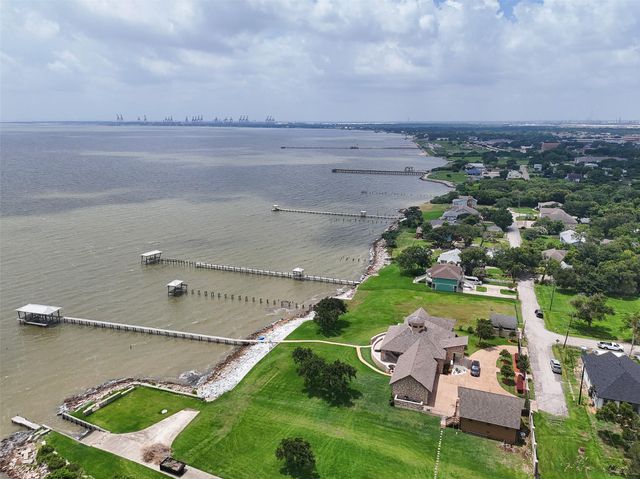 1714 Roscoe Street, La Porte, TX 77571