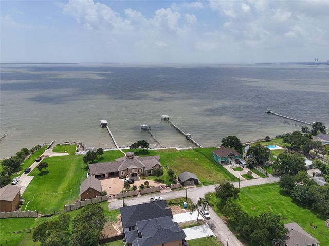 1714 Roscoe Street, La Porte, TX 77571