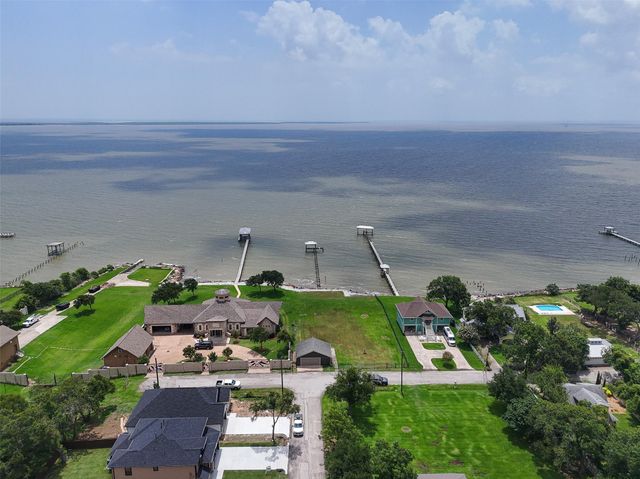 1714 Roscoe Street, La Porte, TX 77571