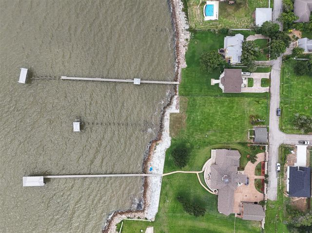 1714 Roscoe Street, La Porte, TX 77571