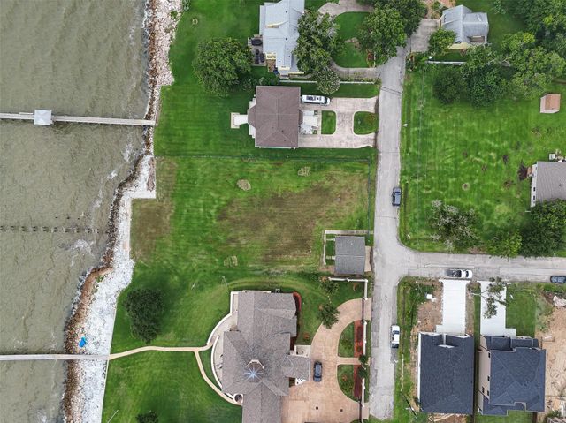 1714 Roscoe Street, La Porte, TX 77571