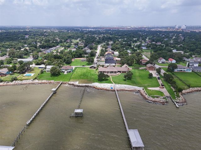 1714 Roscoe Street, La Porte, TX 77571