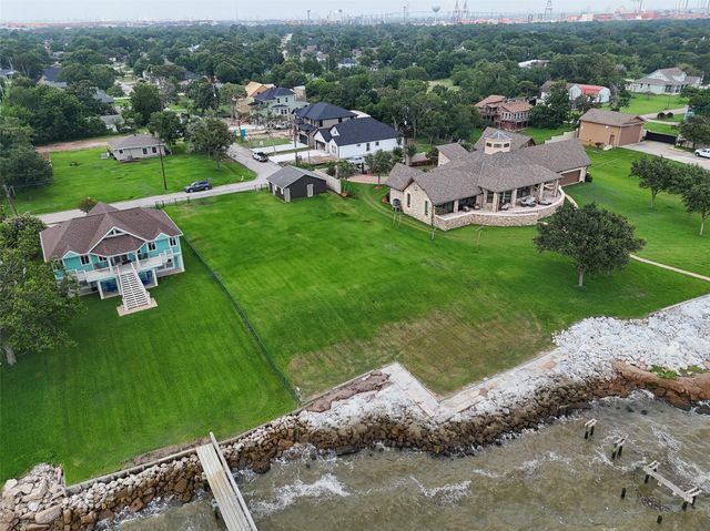 1714 Roscoe Street, La Porte, TX 77571