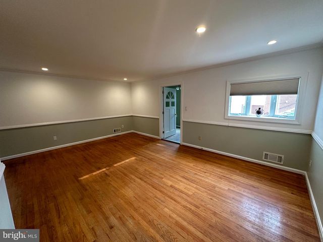 537 E INDIAN SPRING DR, Silver Spring, MD 20901