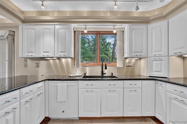7772 Athlone Drive, Brighton, MI 48116