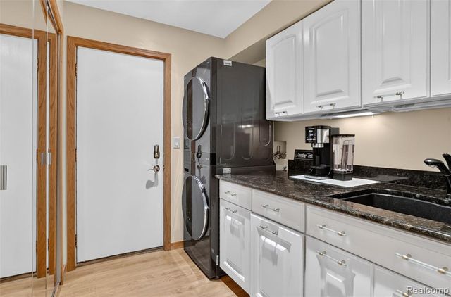 7772 Athlone Drive, Brighton, MI 48116